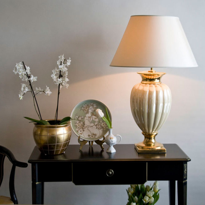 Mellem høj, rund lampeskærm