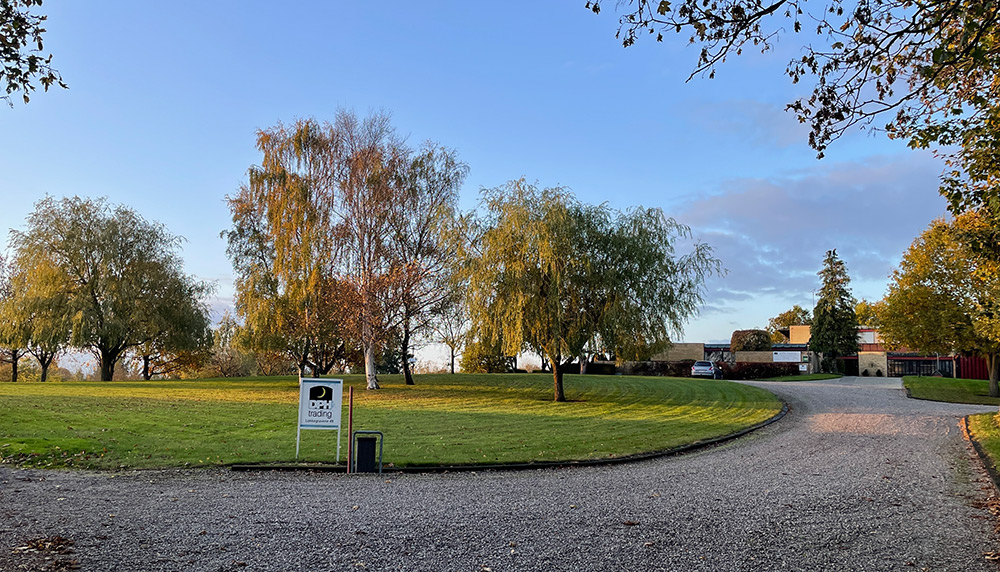 Der er gode parkeringsmuligheder, når du besøger vores butik i Odense N