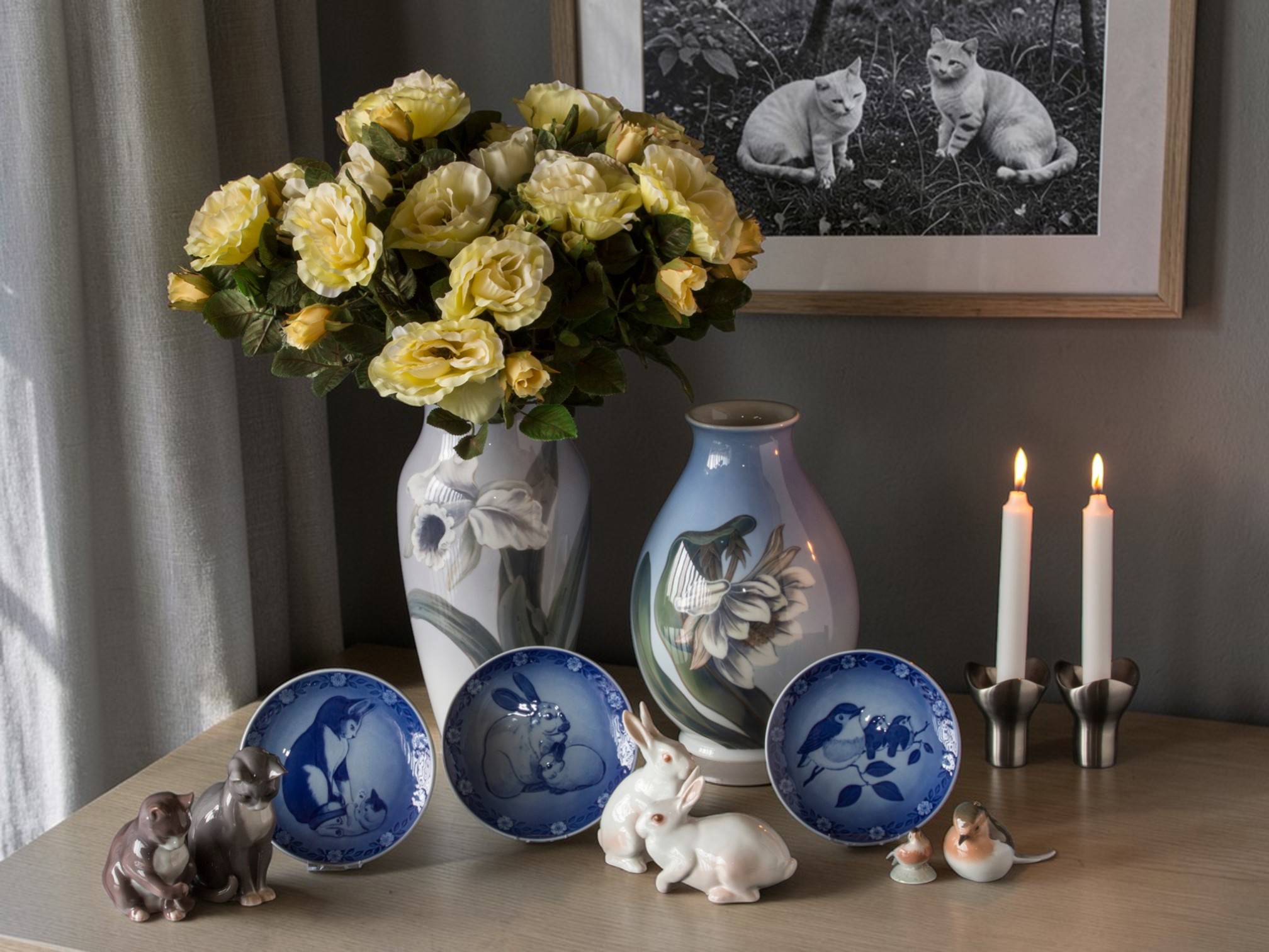 Kattefigurer i porcelæn fra Royal Copenhagen og Bing & Grøndahl